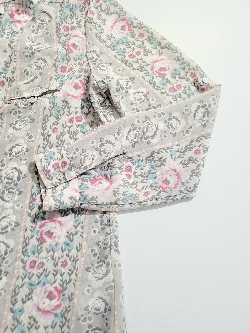 KUT from the Kloth Floral Blouse Medium Gray Pink Button Front Long Sleeve Top - Picture 12 of 12